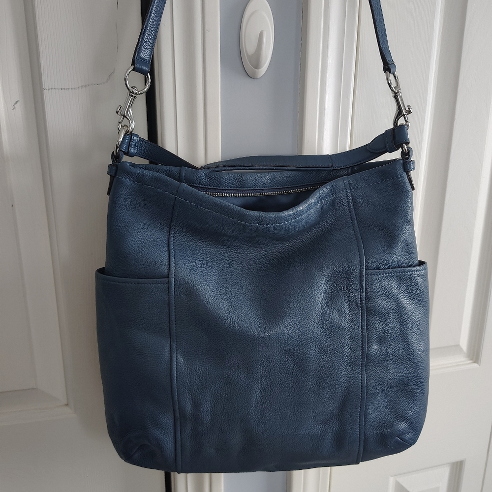 Coach Authentic Blue Leather Shoulder Bag With Crossbody Strap - Picture 5 of 12
